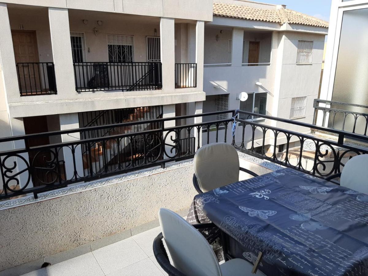 Residencia Alhambra Los Cisnes ตอร์เรเวียคา ภายนอก รูปภาพ